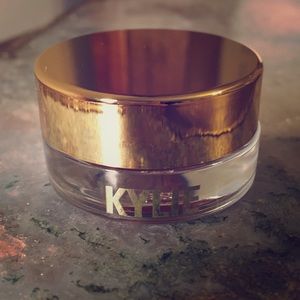 Kylie Cosmetics cream eye shadow in shade COPPER